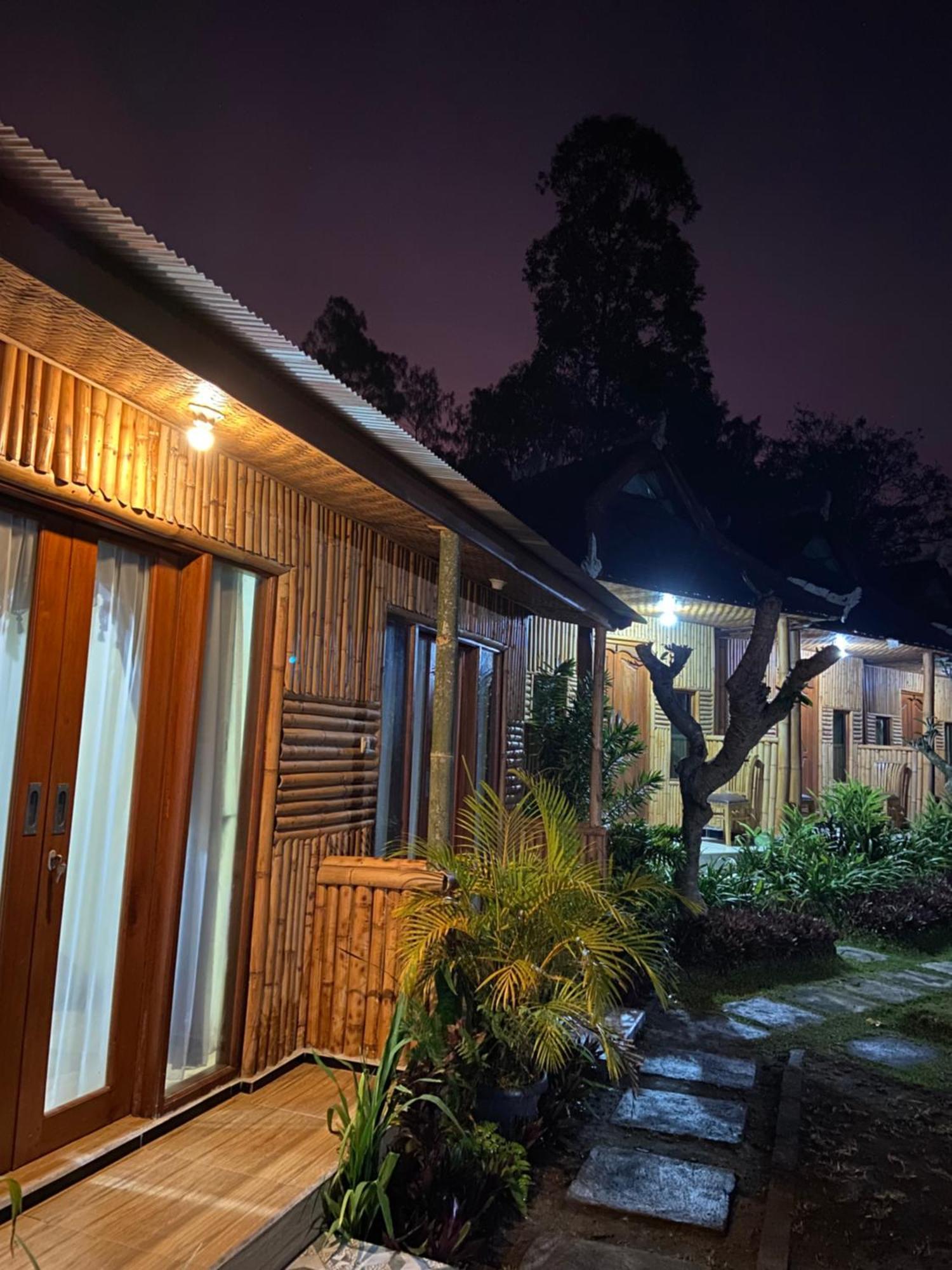 D'Yoga Bamboo House Hotel Kintamani  Exterior photo